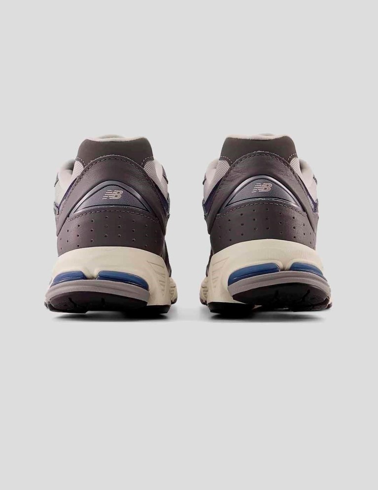Zapatillas NEW BALANCE 2002r castlerock eclipse gold metallic